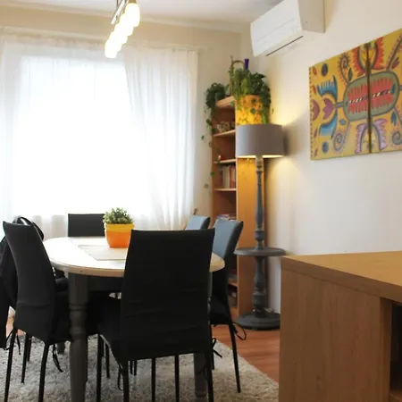 Sunny Day 아파트 *