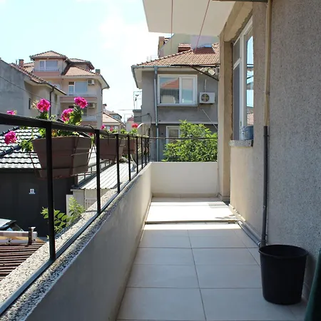 Sunny Day Апартамент *